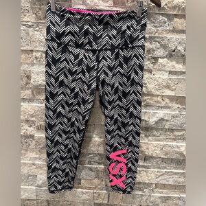Victoria's Secret  Black and White Chevron Leggings, size M